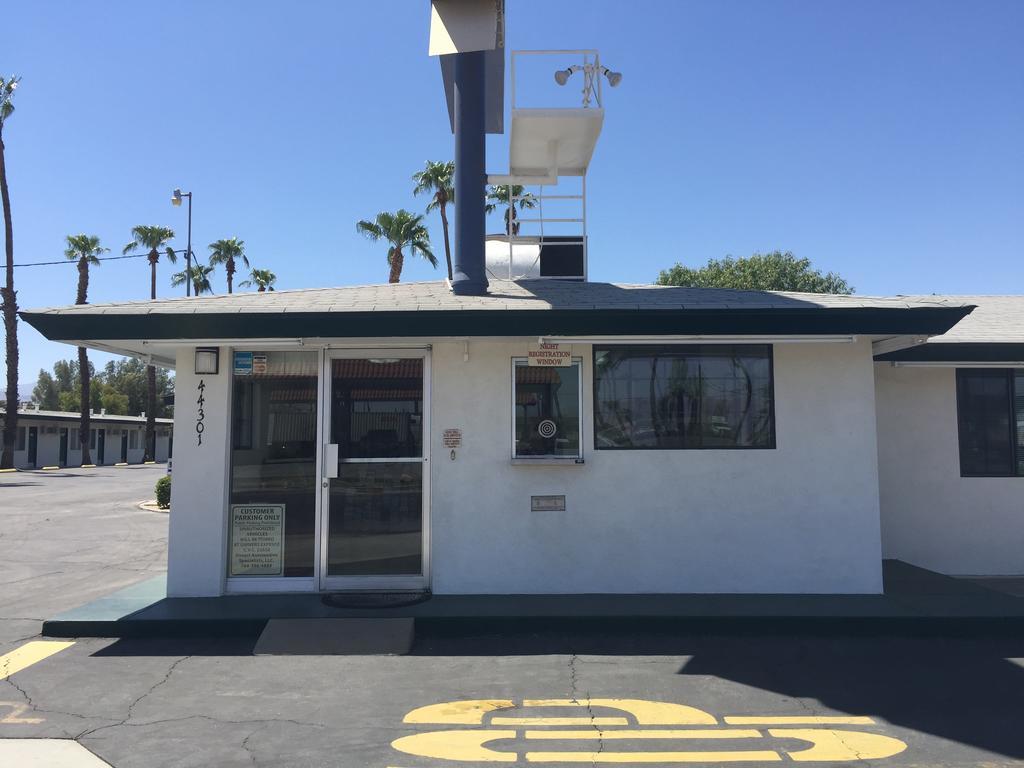 Indio Holiday Motel Exterior photo