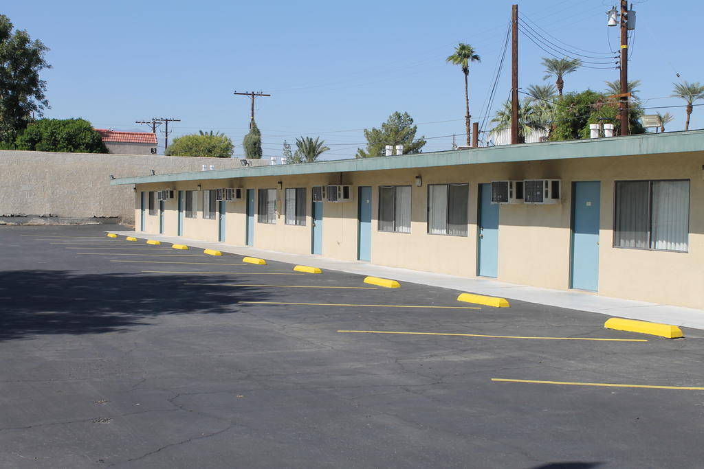 Indio Holiday Motel Exterior photo