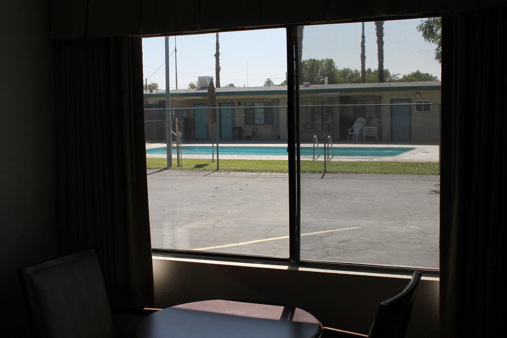 Indio Holiday Motel Exterior photo