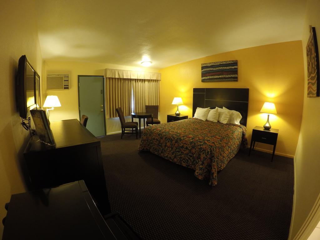 Indio Holiday Motel Exterior photo