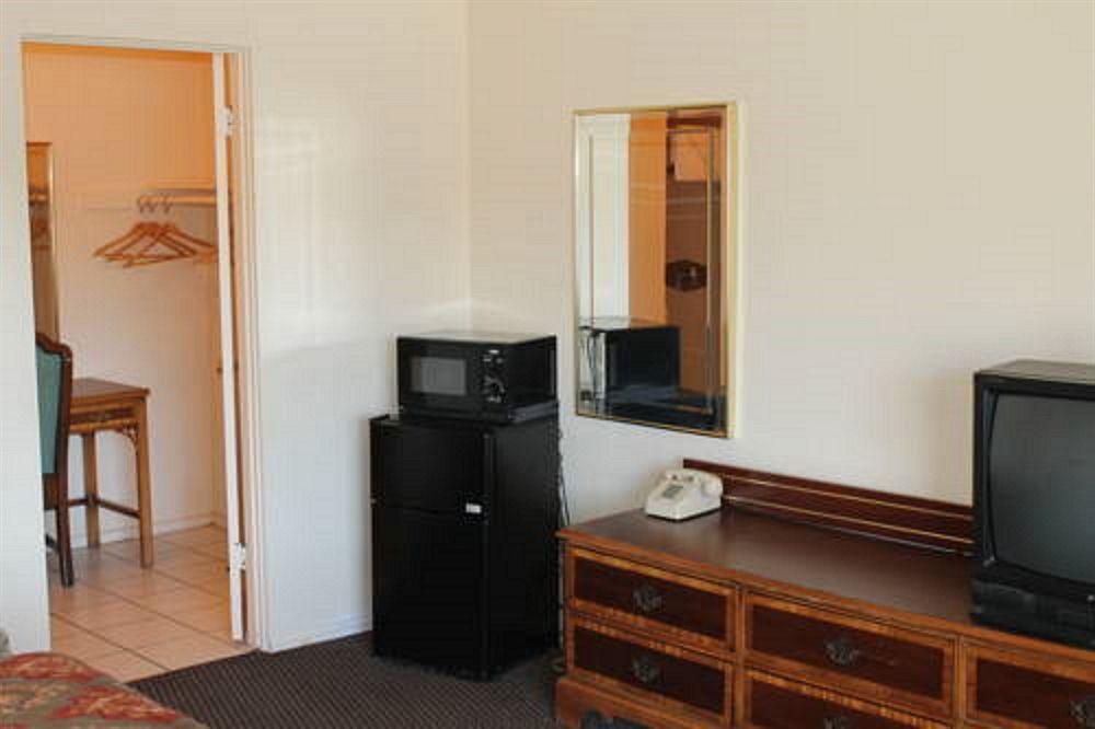 Indio Holiday Motel Exterior photo